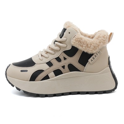 C2020 beige black